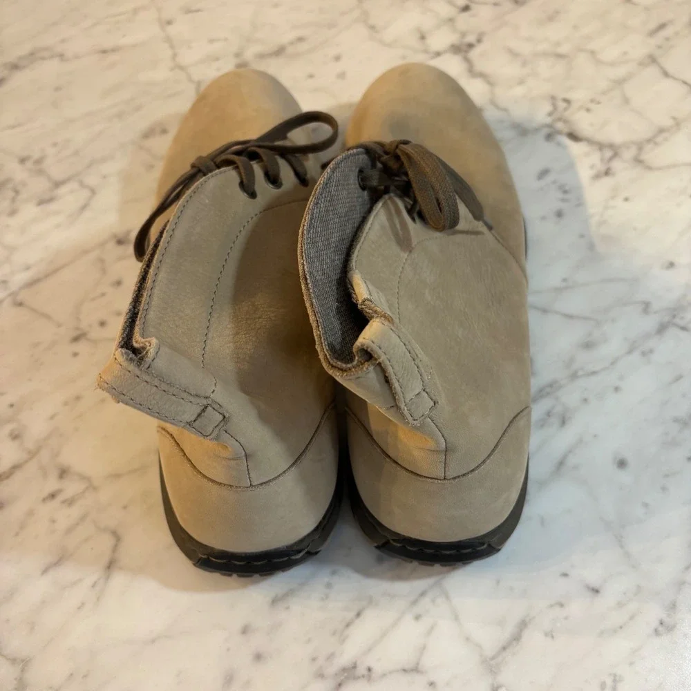 Columbia Men's Waterproof Chukka Boots‎ Beige Leather Lace Up Size 11.5